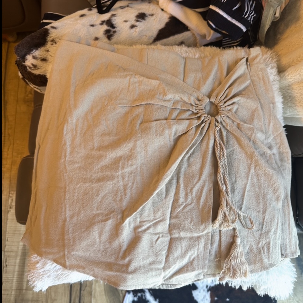 SHEIN Beige Asymmetrical Skirt with Tassel Accent